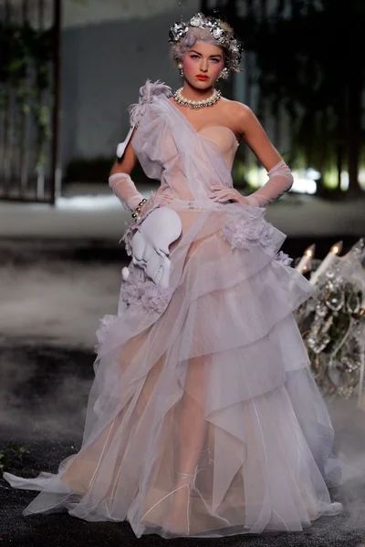 Look 30